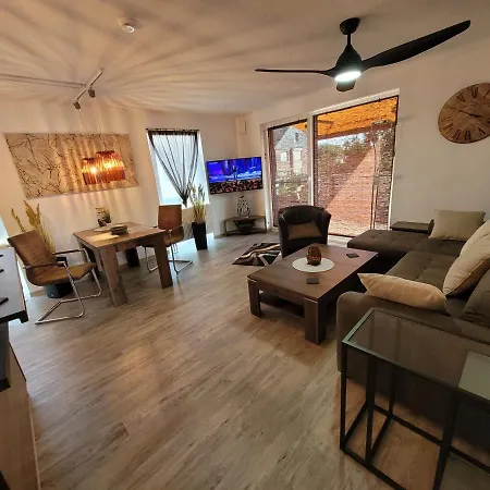 Penthouse-apartment Am Kornfeld 公寓 *