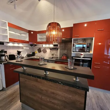 Penthouse-apartment Am Kornfeld شقة